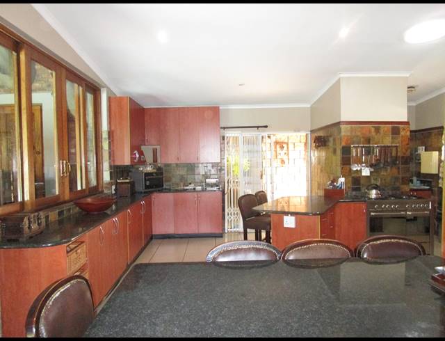 900M² BUSINESS FOR SALE IN SINOVILLE